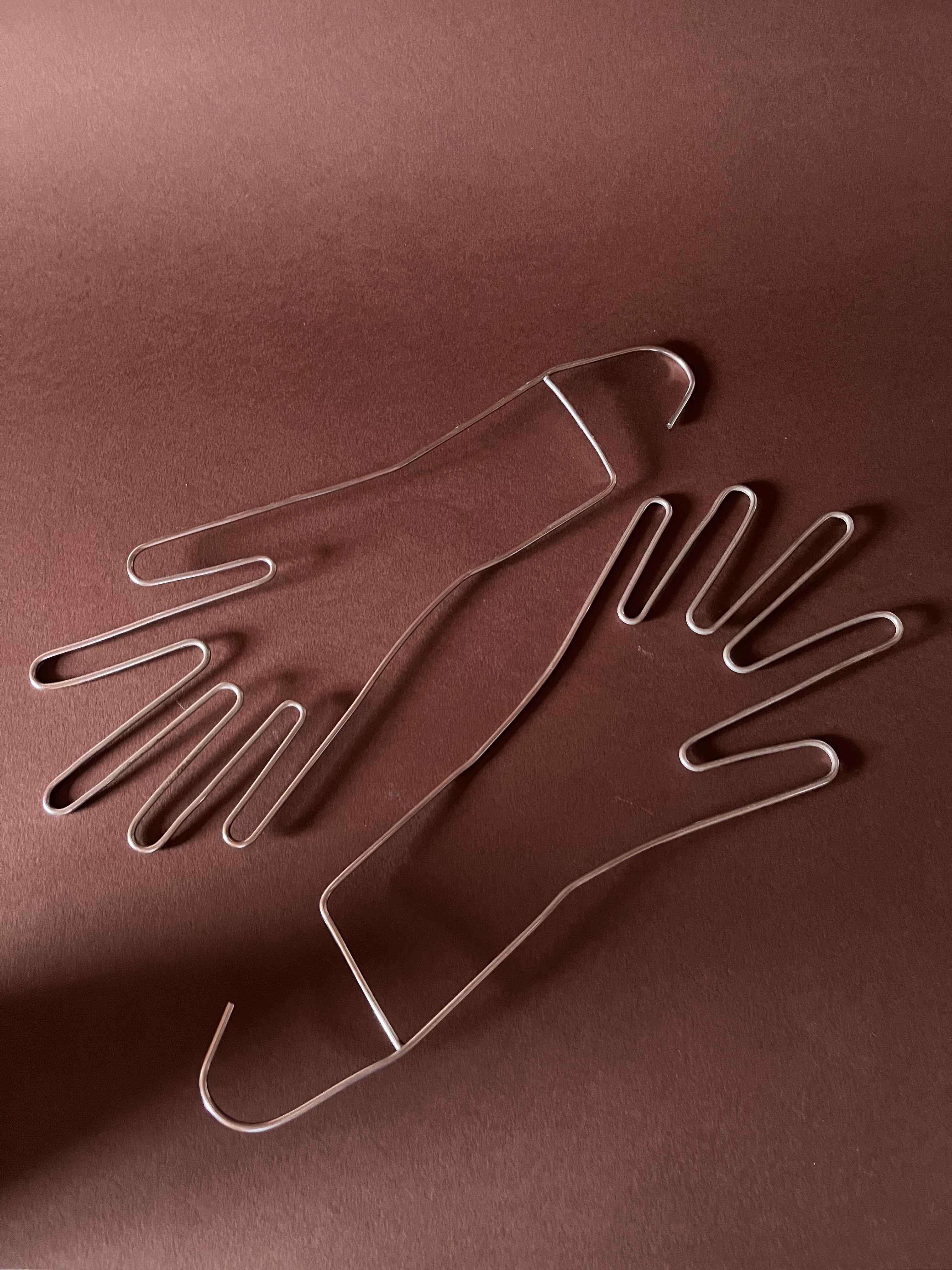 WIRE HANDS