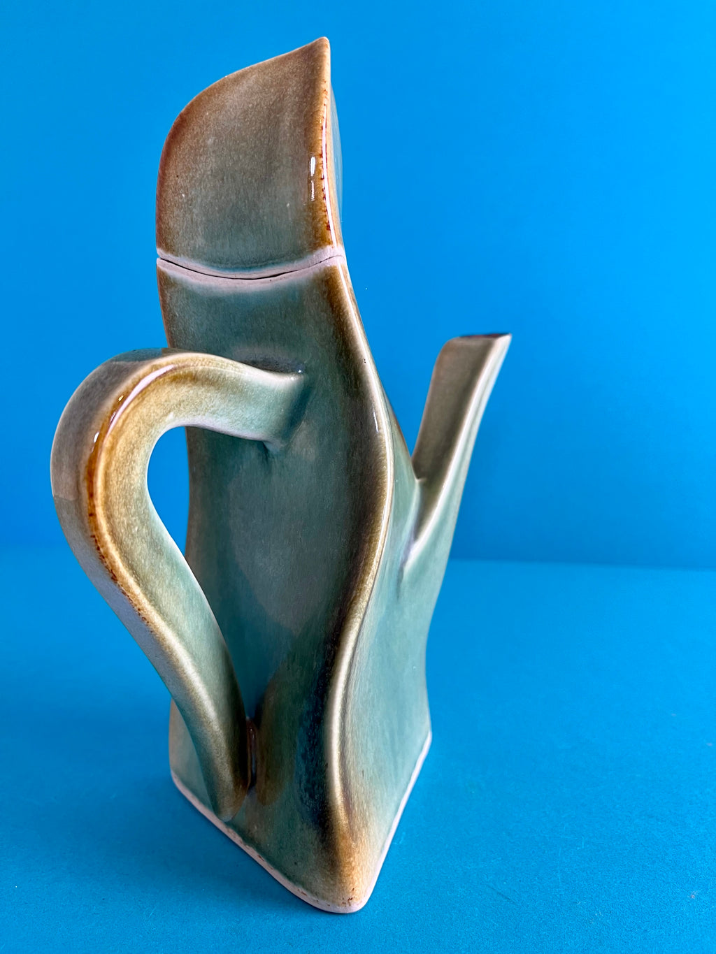 ABSTRACT CERAMIC TEA POT
