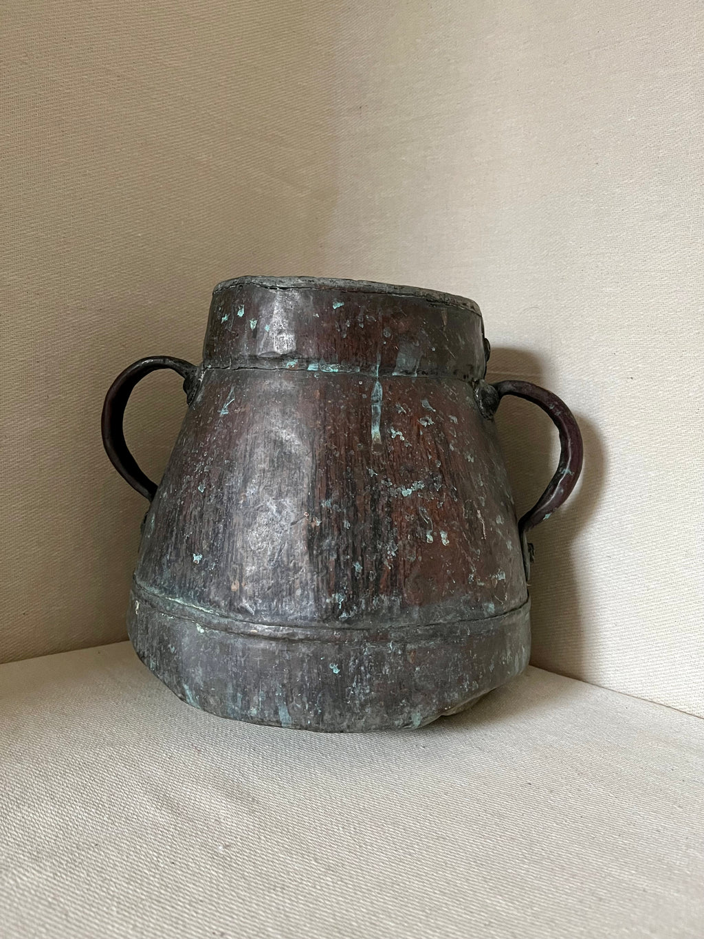 ANTIQUE COPPER POT