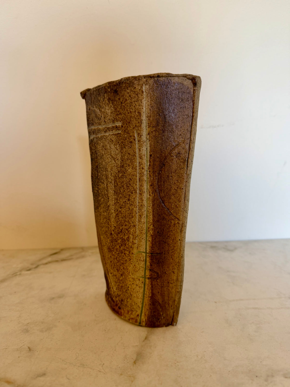 DECORATIVE VASE