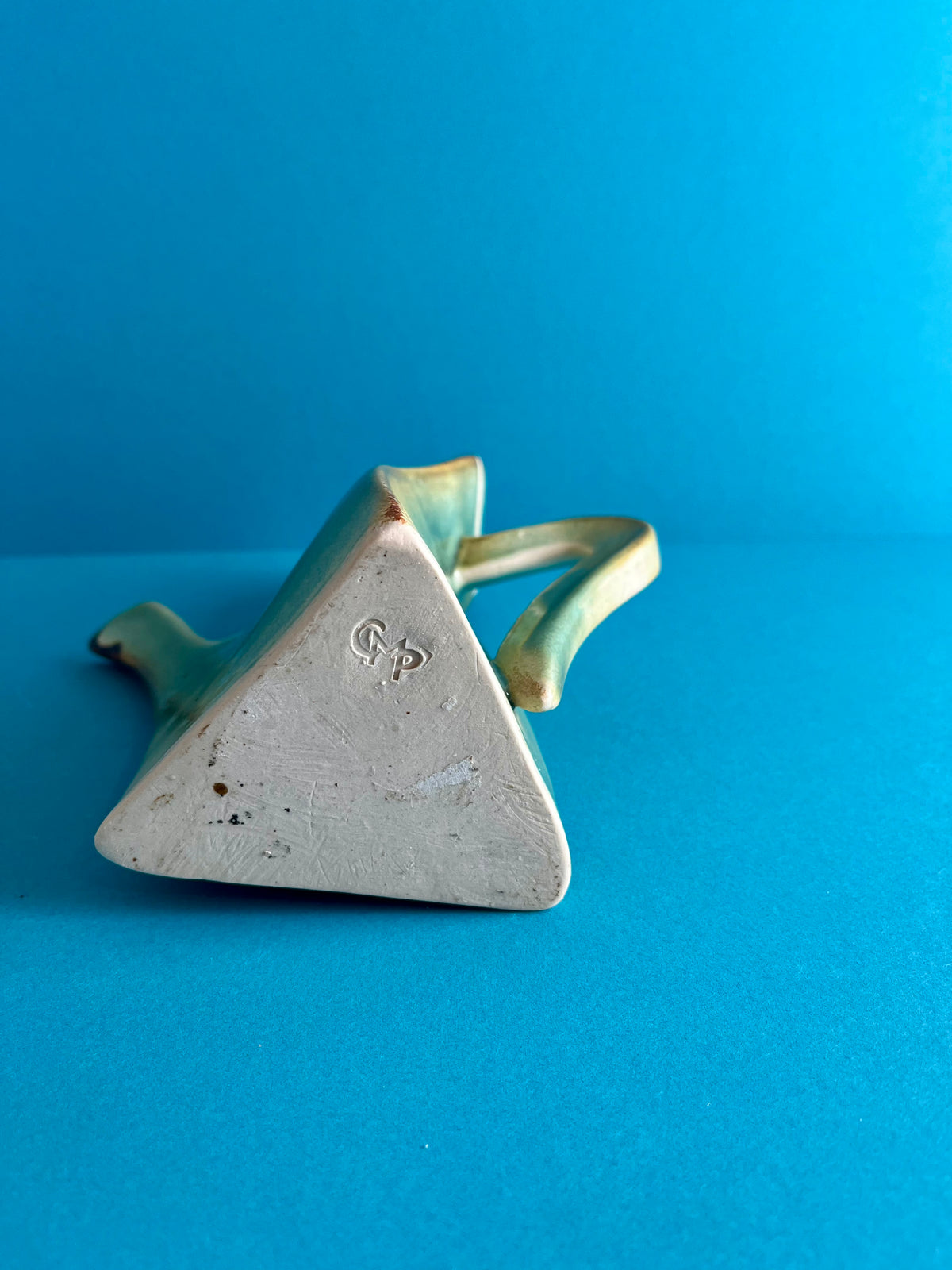 ABSTRACT CERAMIC TEA POT