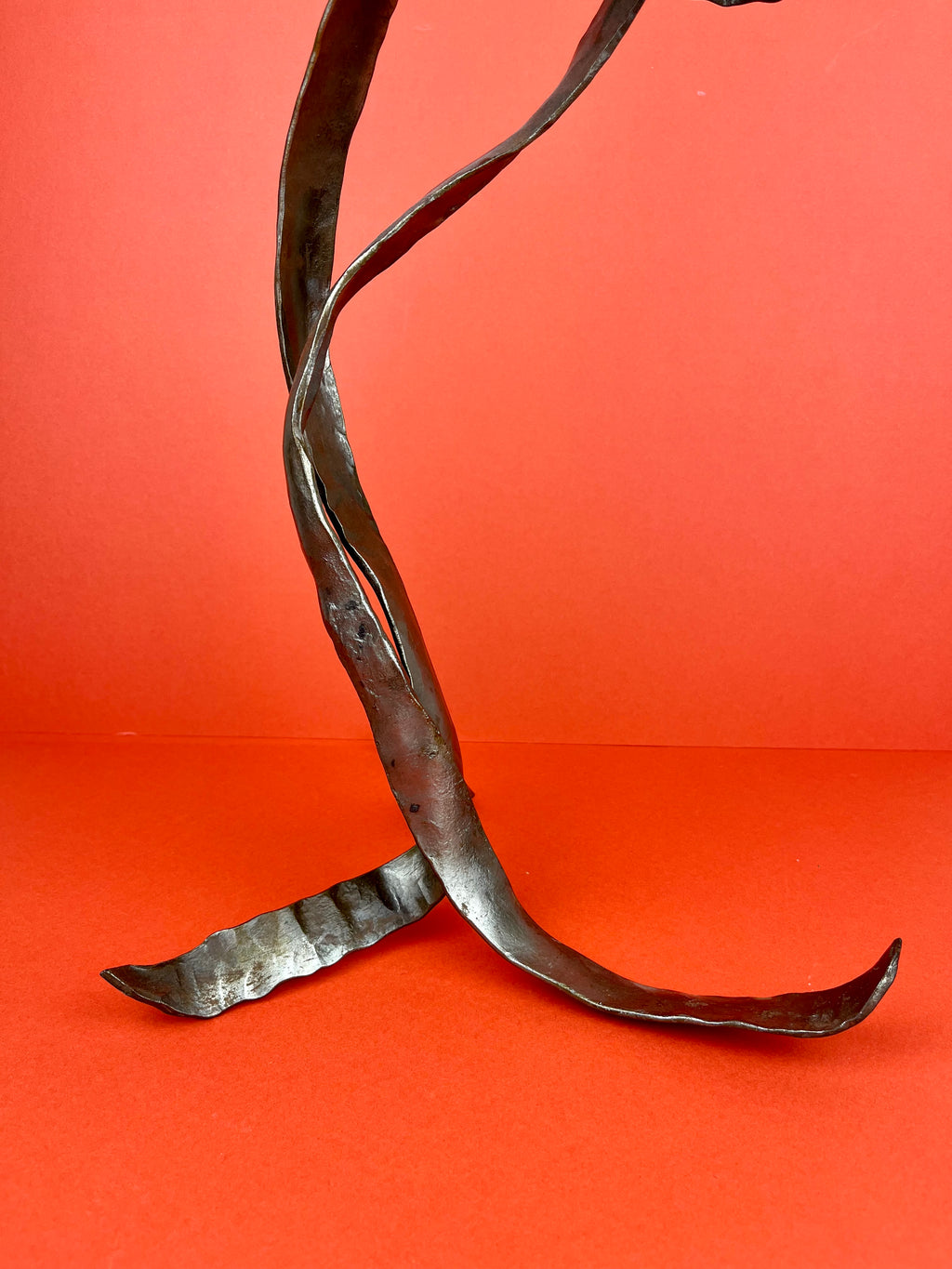 FLOORSTANDING ABSTRACT METAL SCLUPTURE