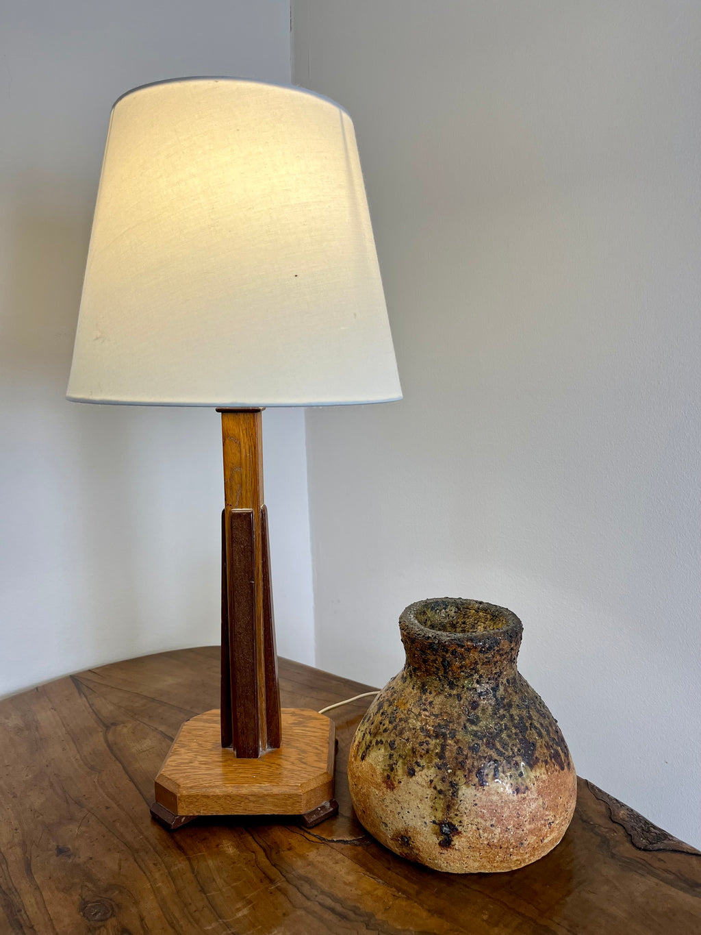 ART DECO TABLE LAMP