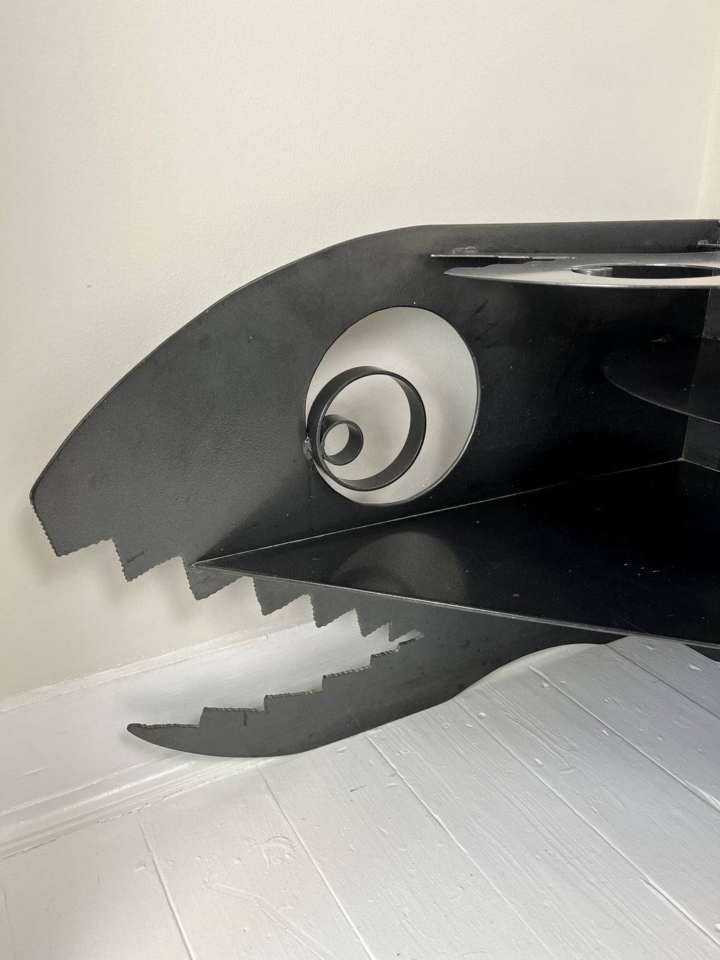 POST MODERN FISH CORNER STAND