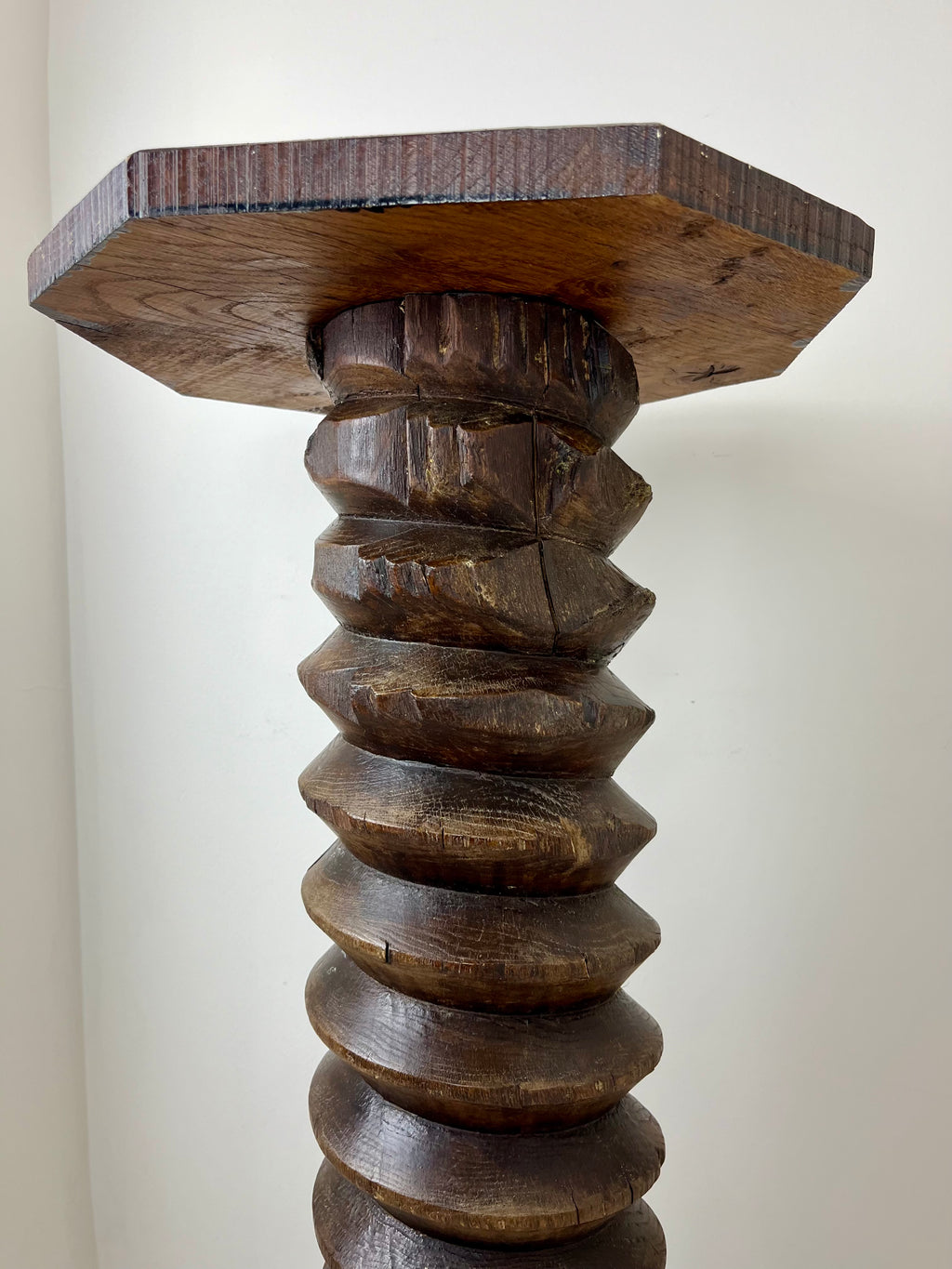 FRENCH SPRIAL PLINTH