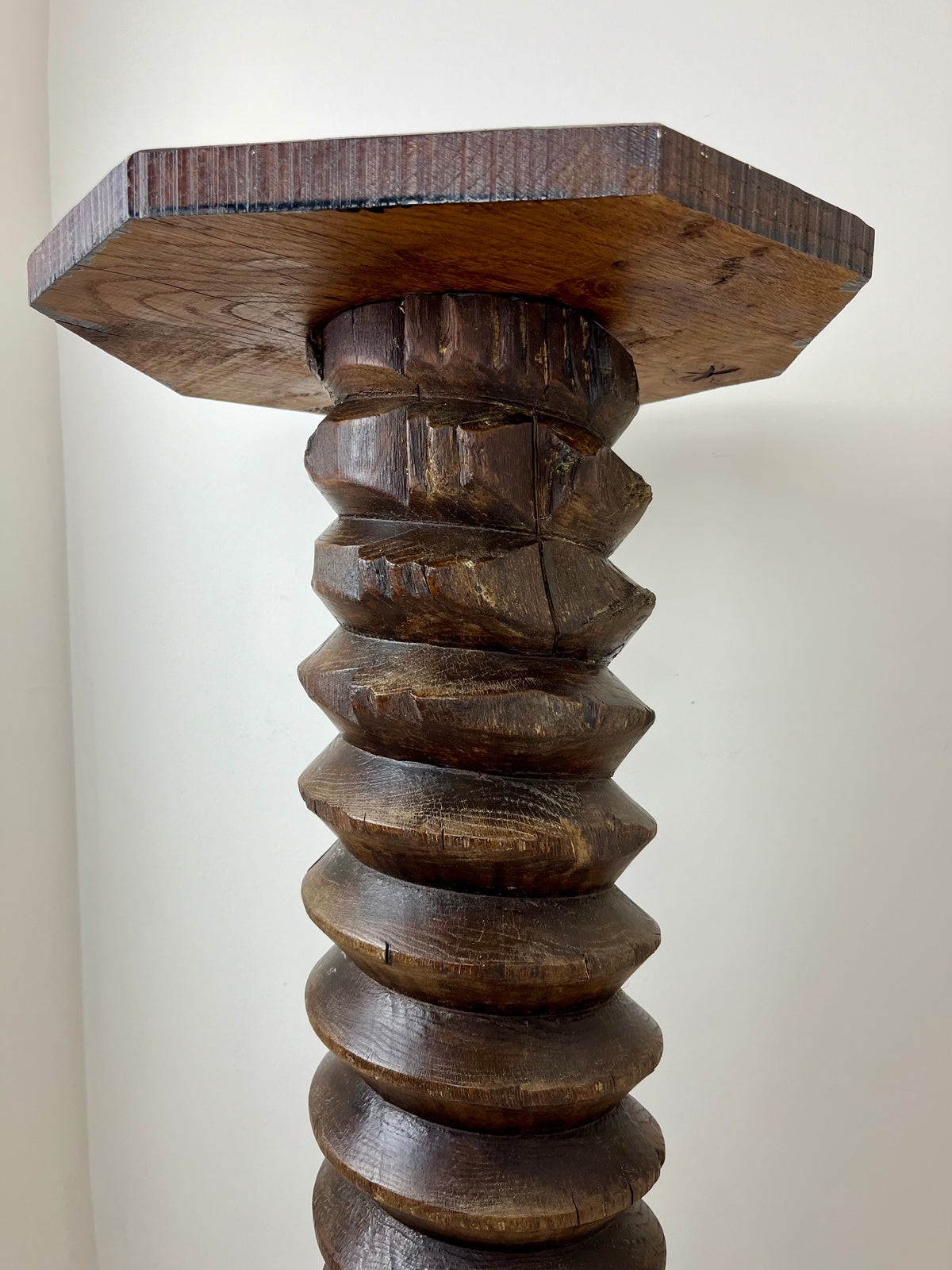 FRENCH SPRIAL PLINTH