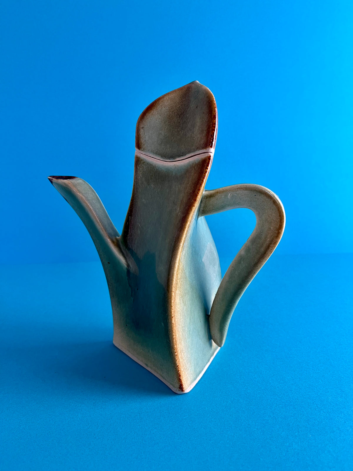 ABSTRACT CERAMIC TEA POT