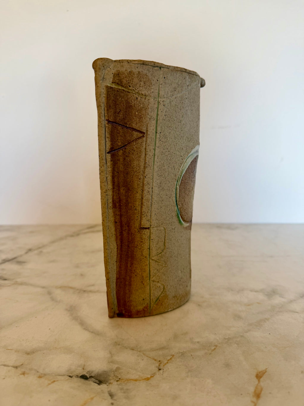 DECORATIVE VASE