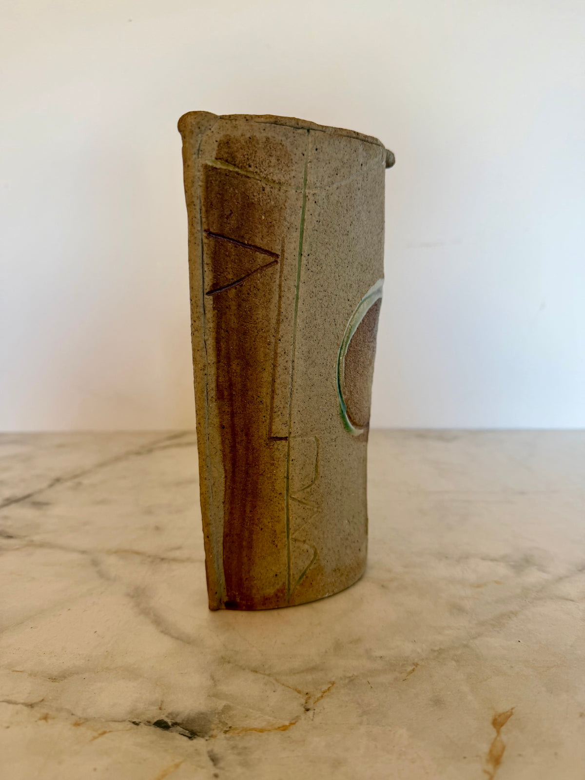 DECORATIVE VASE