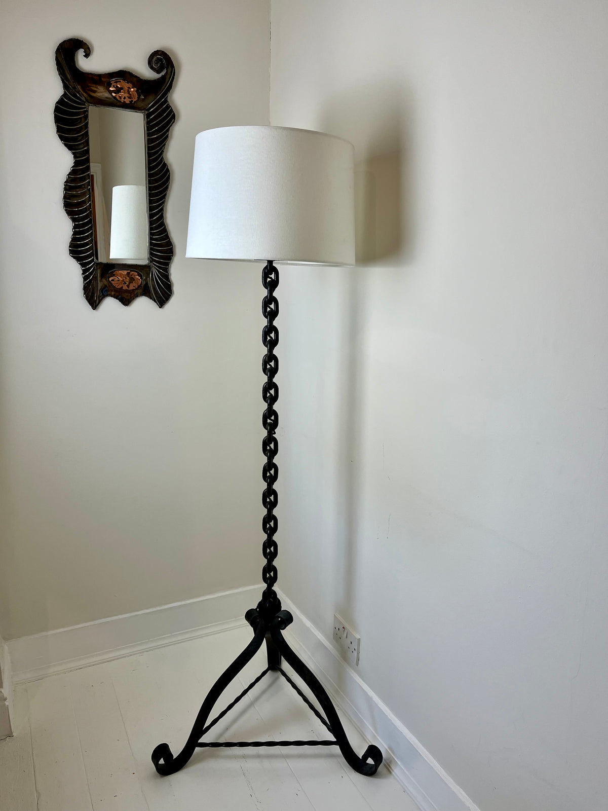 CHAIN LINK FLOOR LAMP