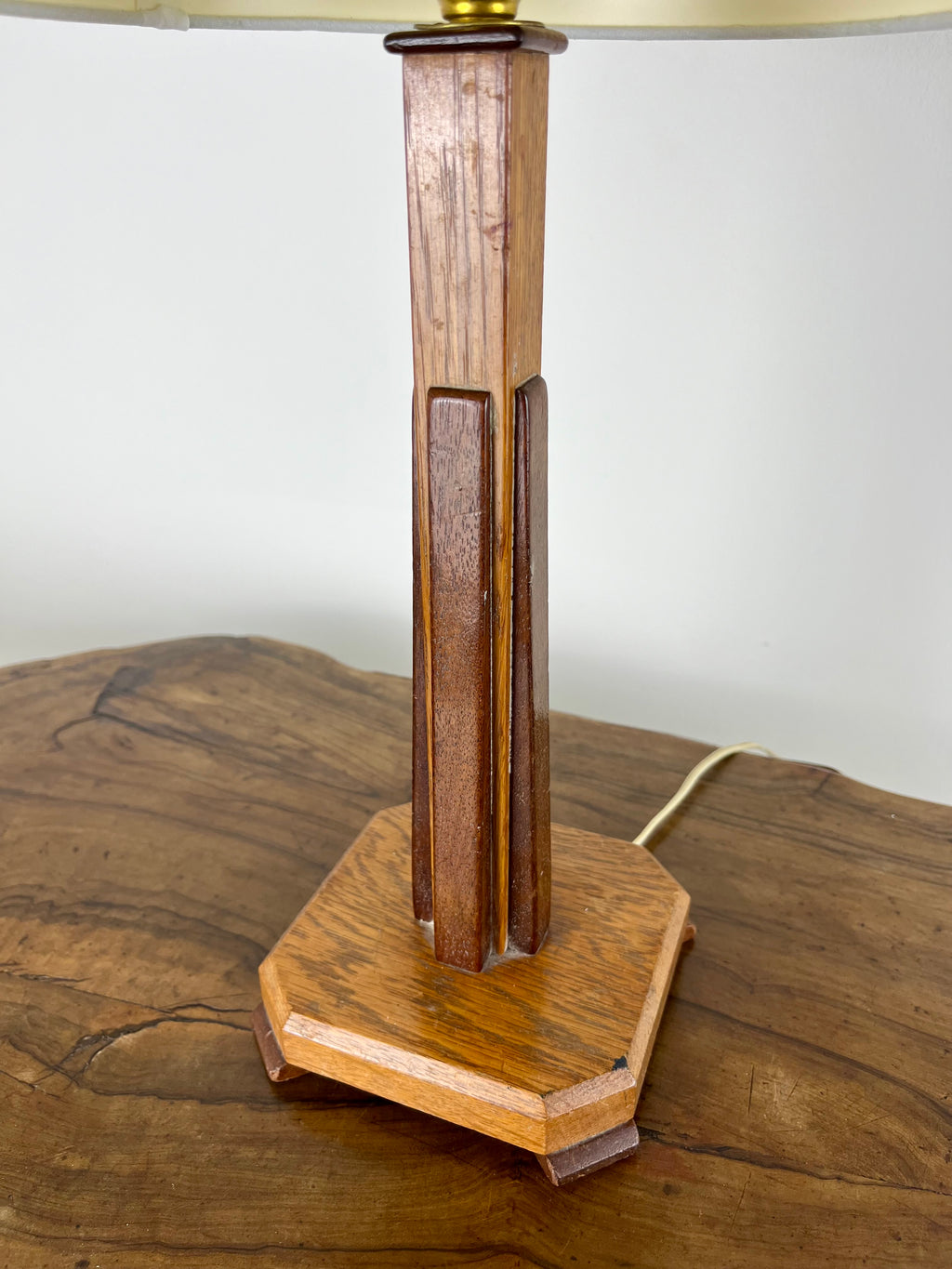 ART DECO TABLE LAMP