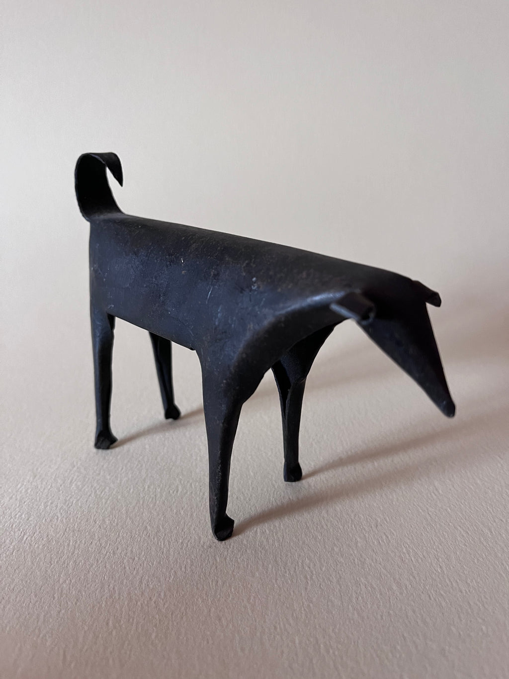 WROUGHT IRON DOG