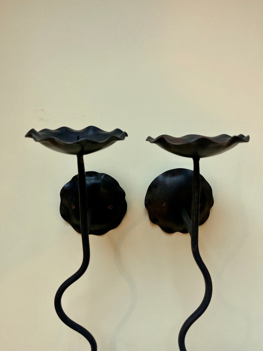 WIGGLEY WALL SCONCES