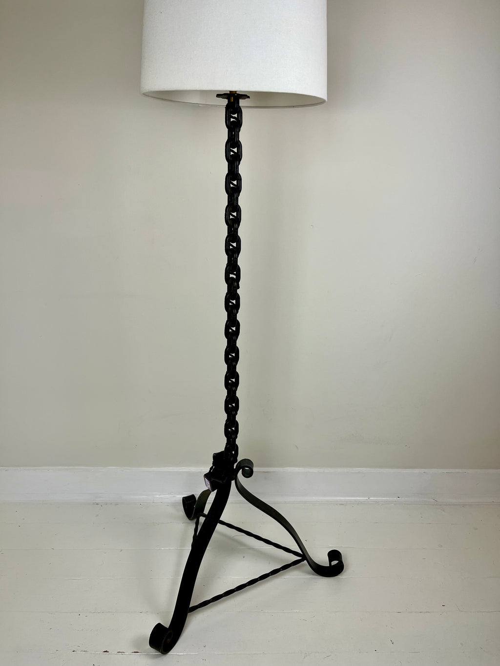 CHAIN LINK FLOOR LAMP