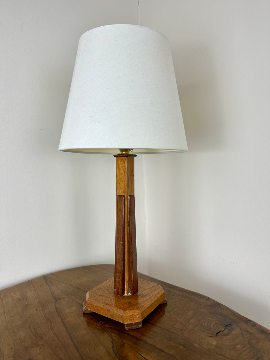 ART DECO TABLE LAMP